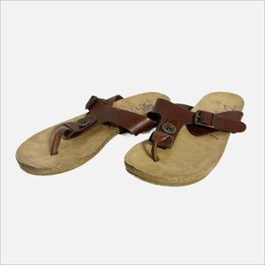 Blowfish Malibu Chestnut Faux Leather Thong Sandals T-strap Buckle Detail 🤎